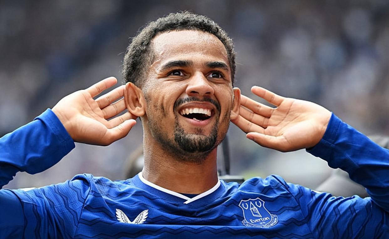 4球1助攻!25岁非洲天才边锋闪耀英超,三大豪门疯狂争夺中